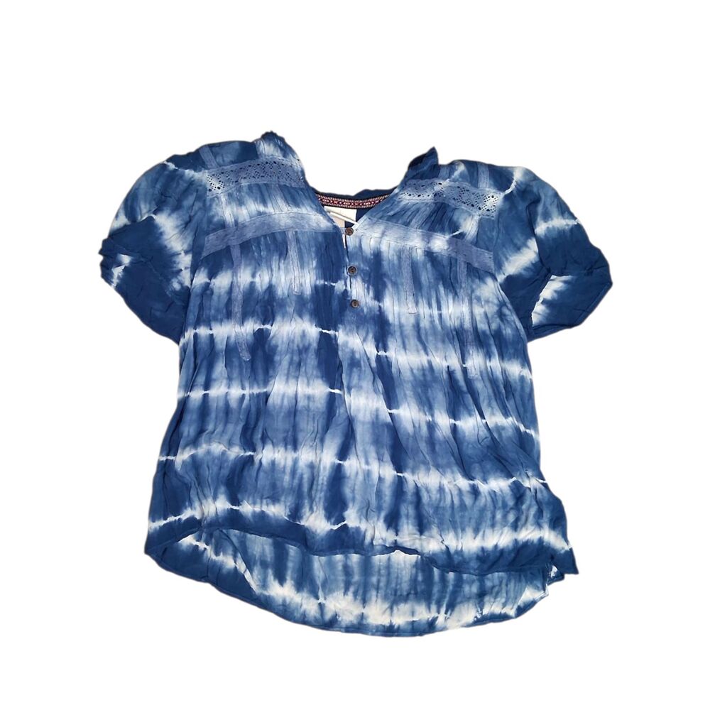 Knox Rose Blue Tie-Dye Short Sleeve Henley Blouse Lace Accent- Size Small